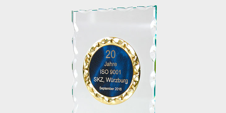20 Jahre DIN ISO 9001 Zertifizierung Die Auszeichnung "20 Jahre ISO 9001" von der SKZ Cert