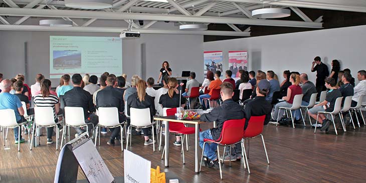 Ausbildung bei der rose plastic AG: der richtige Schritt in die berufliche Zukunft.